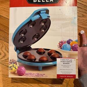BELLA CAKE POP AND DONUT HOLE MAKER. NON STICK. NEW OPEN BOX 🍩